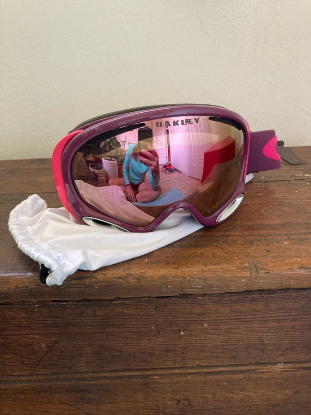 Oakley A frame Helio Rose-Purple Snow Goggles with Mirrored Lens